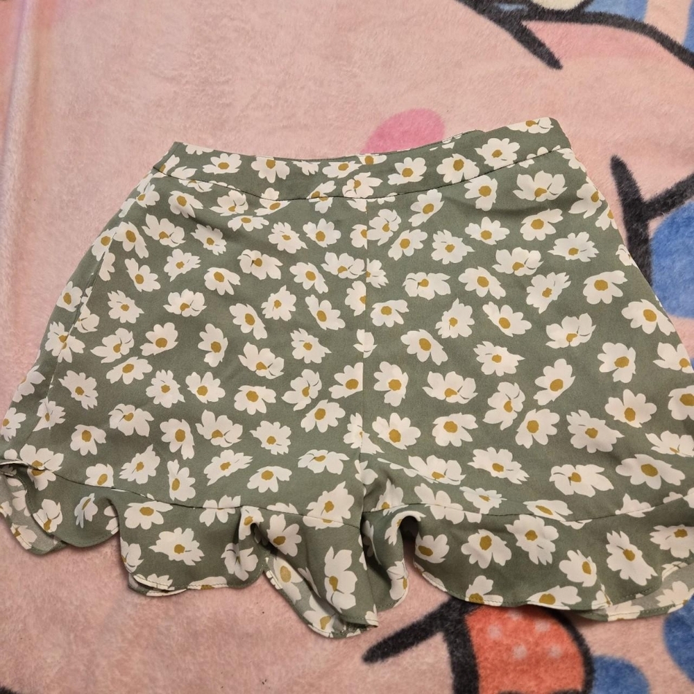 LUSH green flower shorts